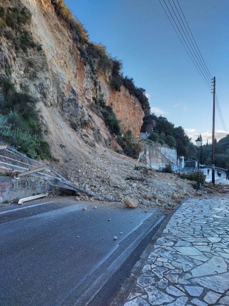 Erdrutsch bei Palekastritsa (La Grotta)